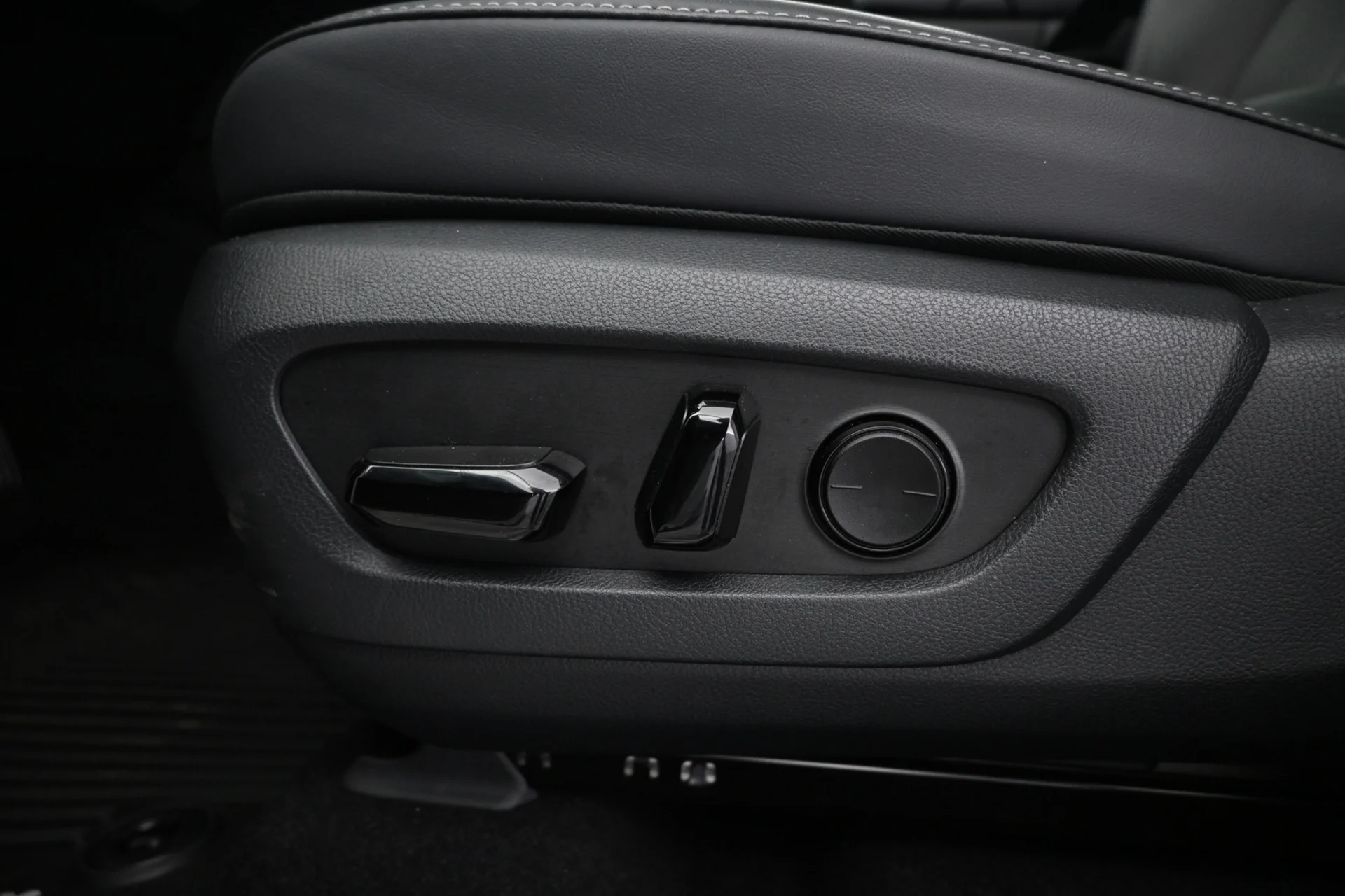 Car Image - 5fqYJBbXowPP5dswGb3Gwz