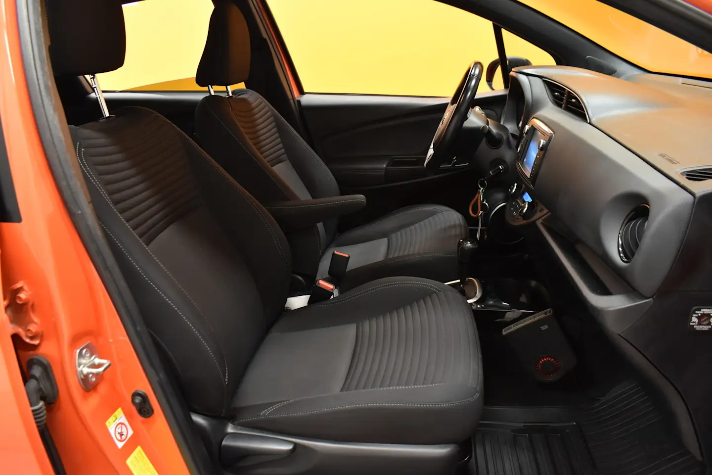 Car Image - 2lhm9IPuynLPSPyoAw9cVH