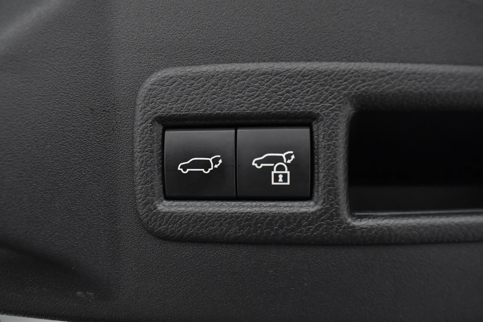 Car Image - 39J1SLYLeAf1WLSjpZKFYD
