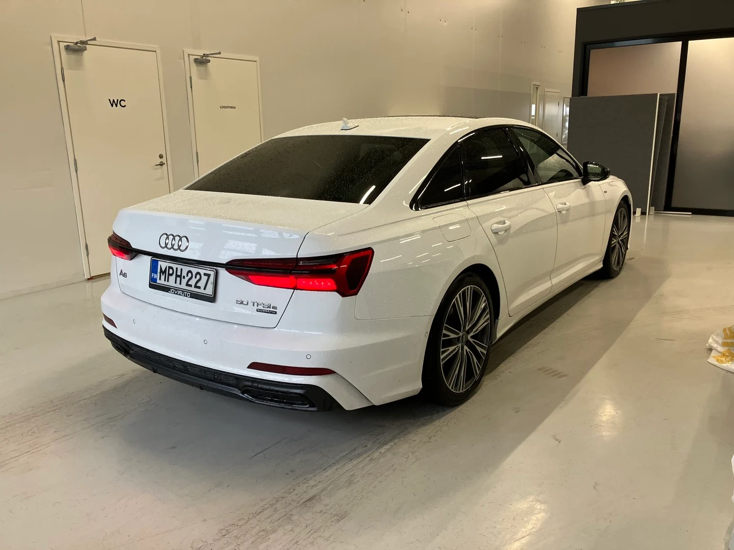 Car Image - 5RIi99xoPC259BeQeyP9p4