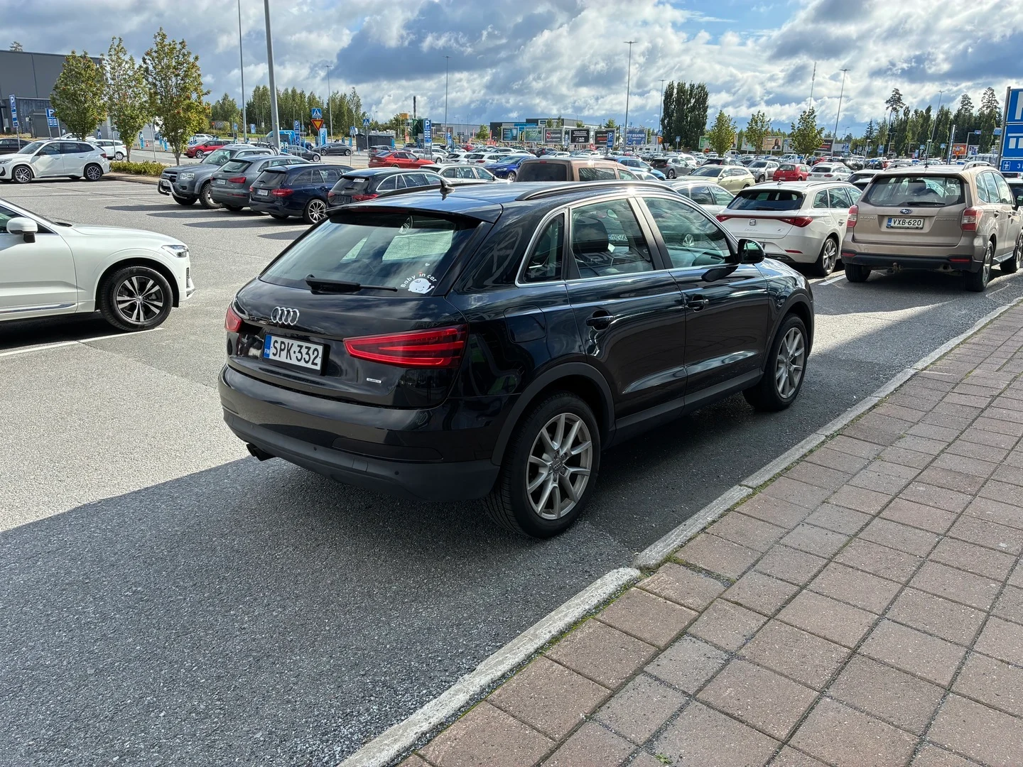 Car Image - 1EZY9pSjdKjZfmGixByUut