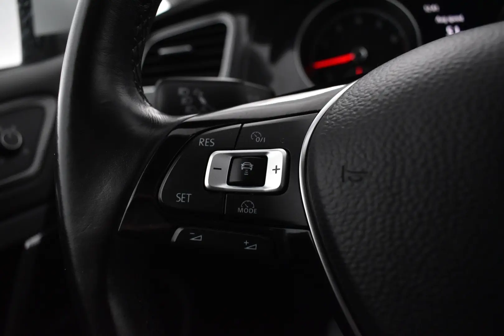 Car Image - 7DpxiuX80BAEx6dmcqArtq