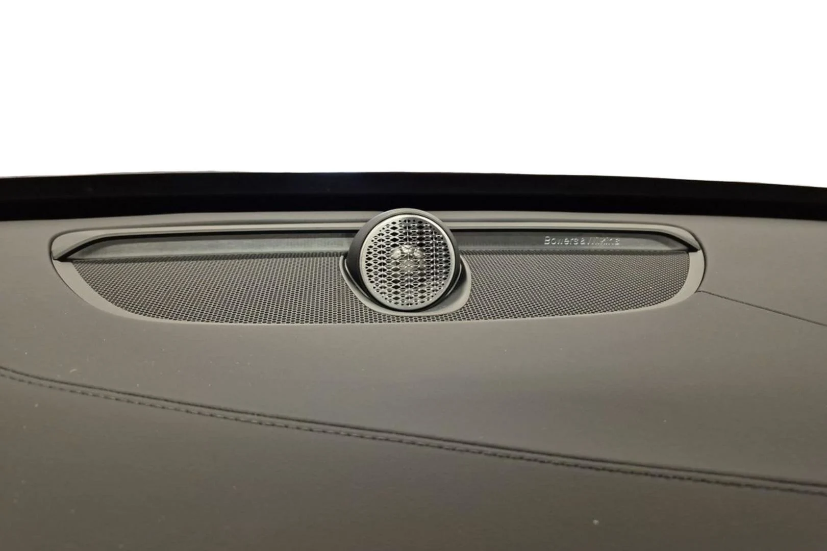 Car Image - 3mvXNYOAlUUGKcxtIUkYb4