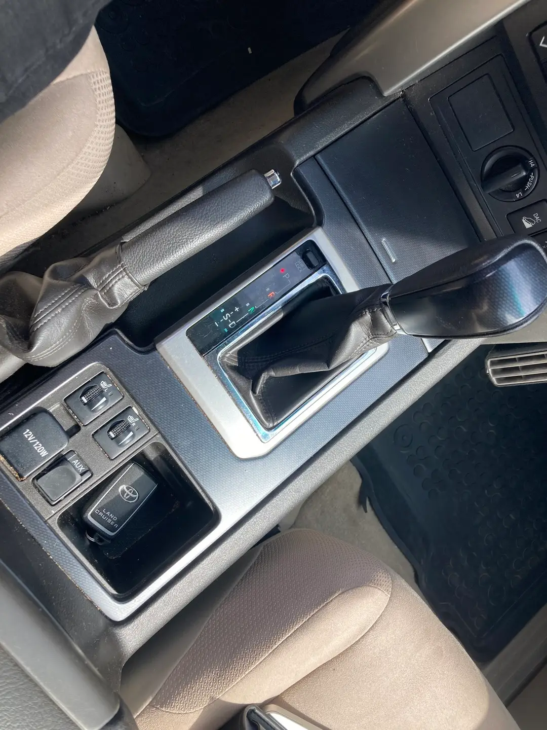 Car Image - 5M5YdG0PzylyqLbdGWuZsi