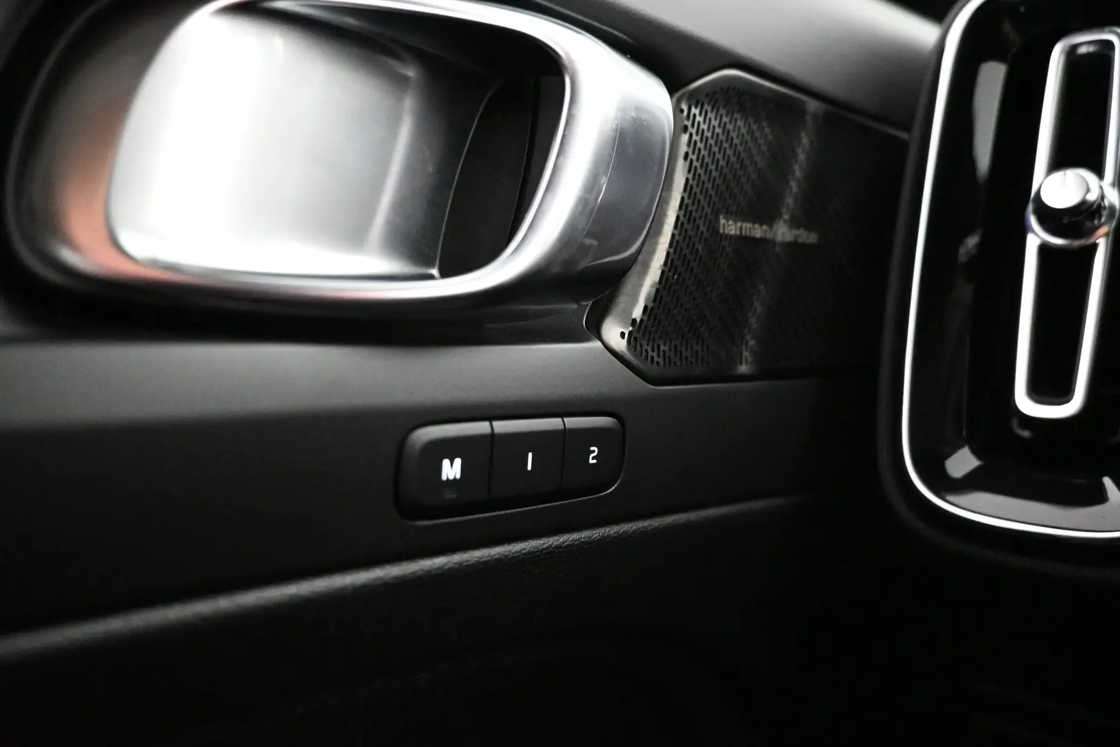 Car Image - 44qCzA8rte3ESzSttgGVId