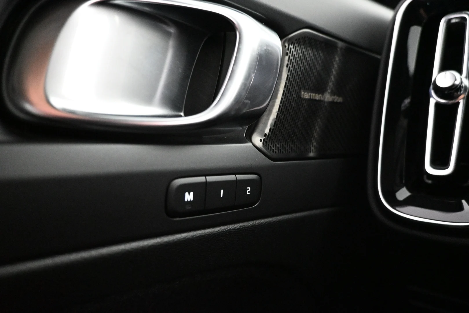 Car Image - 44qCzA8rte3ESzSttgGVId