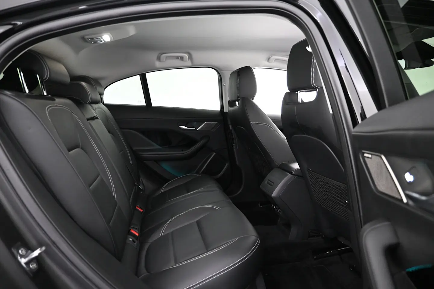 Car Image - 37amnRmw3q1zdLodcudwi0