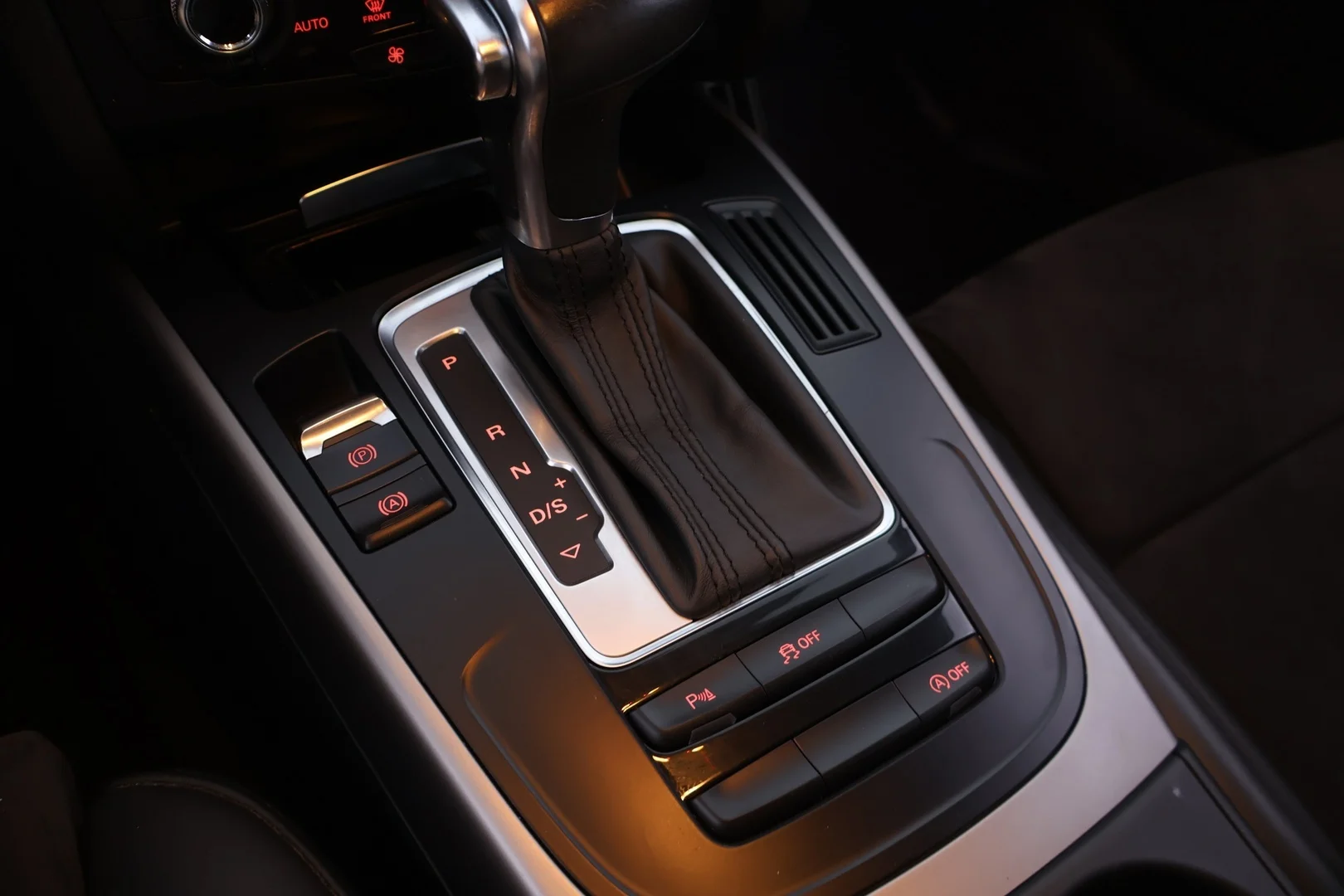 Car Image - scaeU4us1dGkNMtWL3vbn