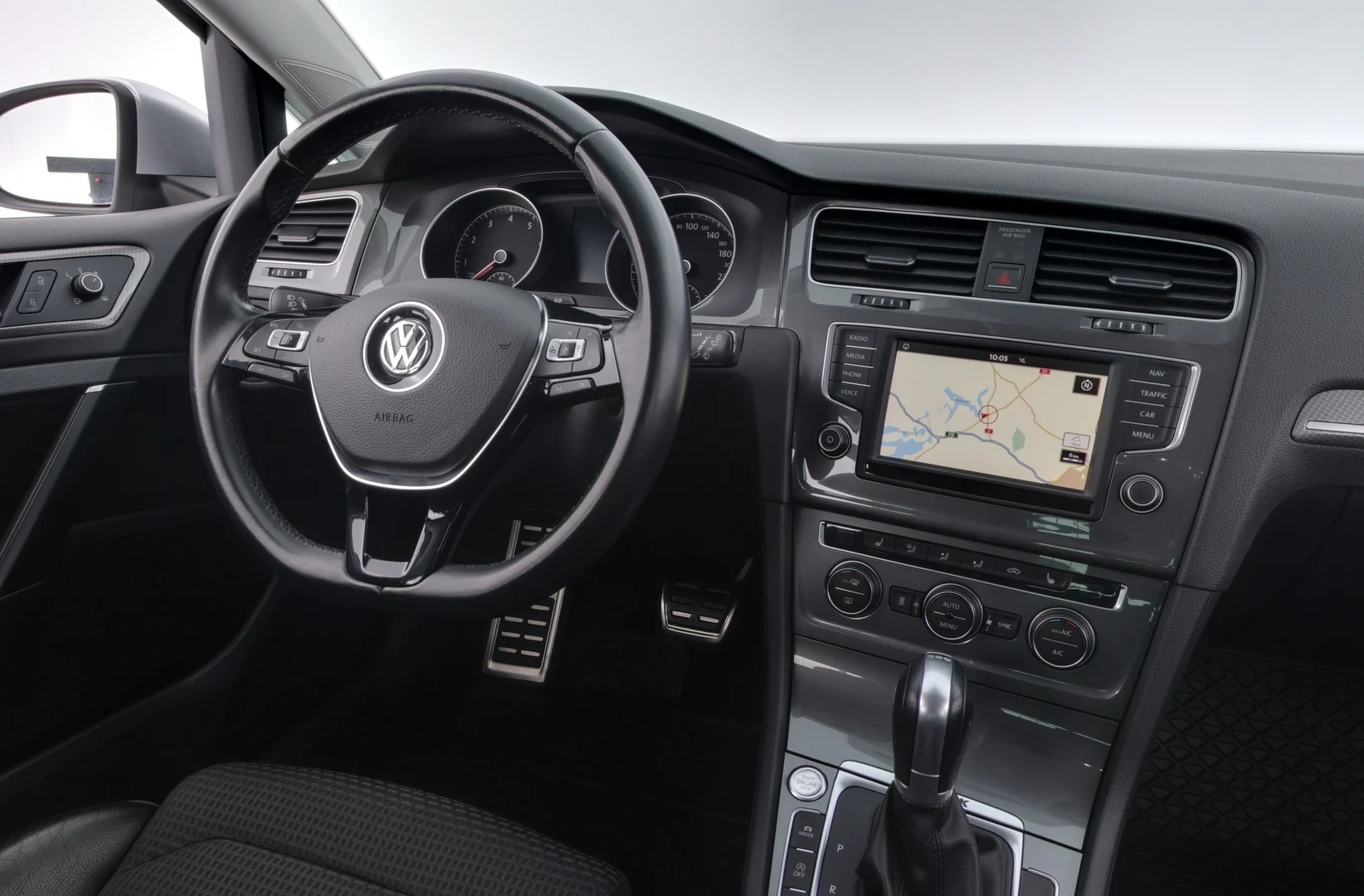 Car Image - 1cHYT8e6y5jBoSBAqwKiIF