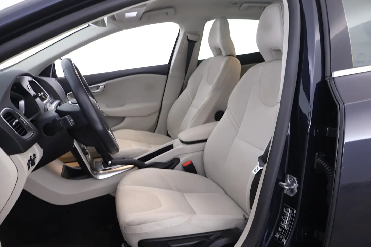 Car Image - 3UMfZqDxBKi8E8XAH27PTI