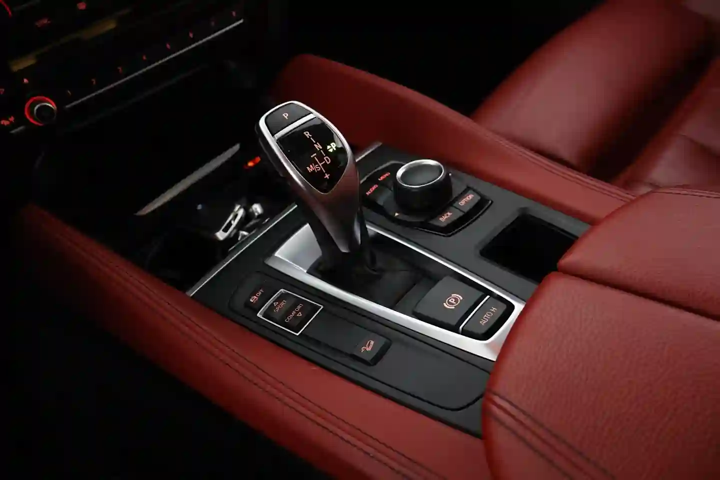 Car Image - 6HGq9ksO9Ac5tXdhEDDBIs
