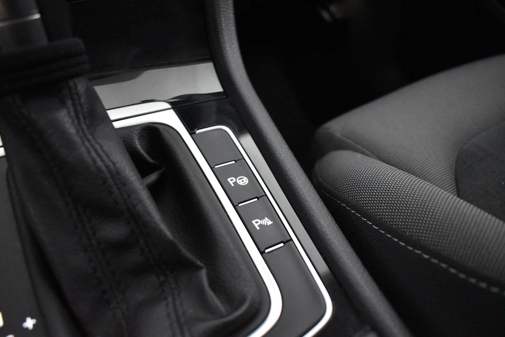 Car Image - 18TAYKnXOvJO1qQbDW2pRl