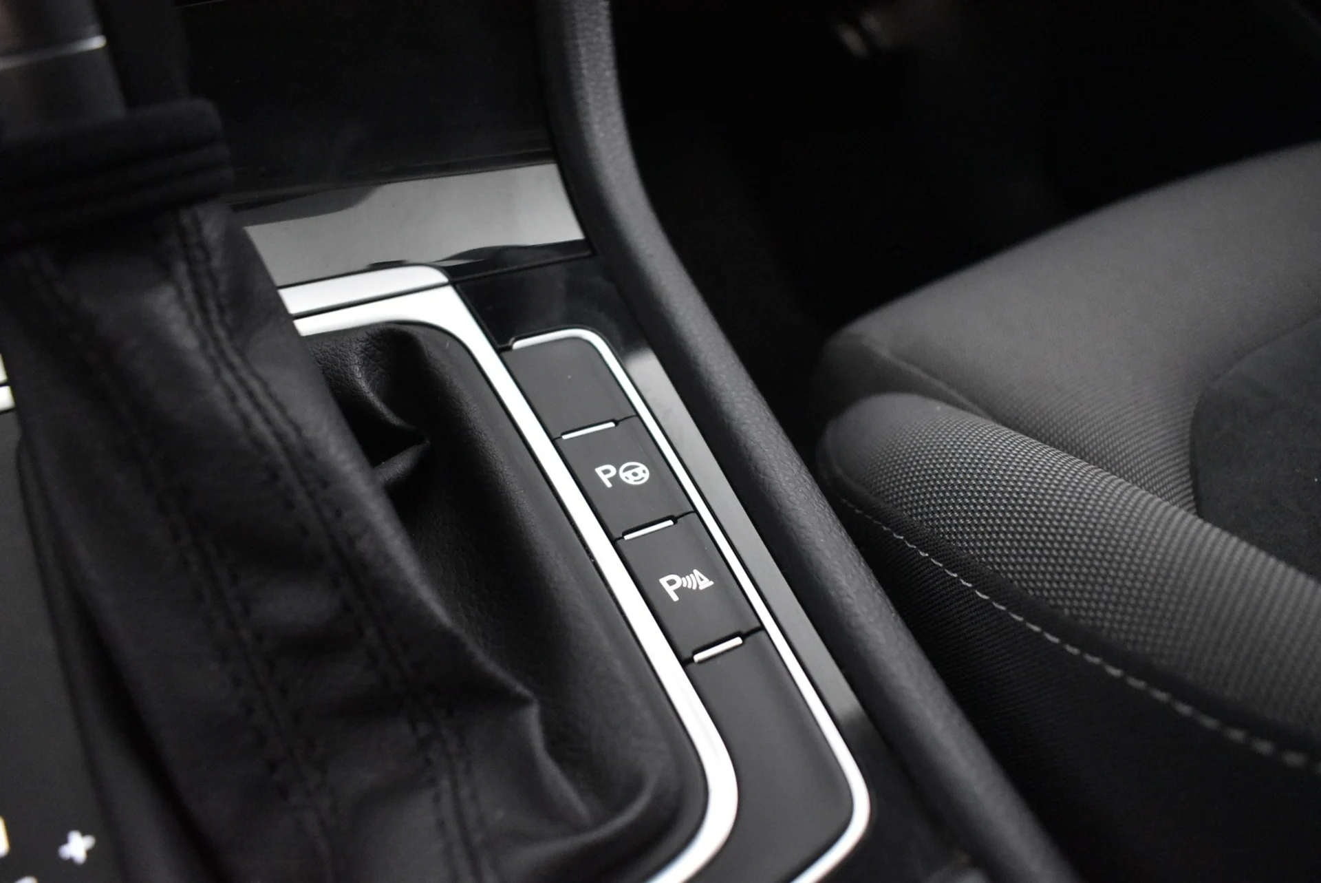 Car Image - 18TAYKnXOvJO1qQbDW2pRl