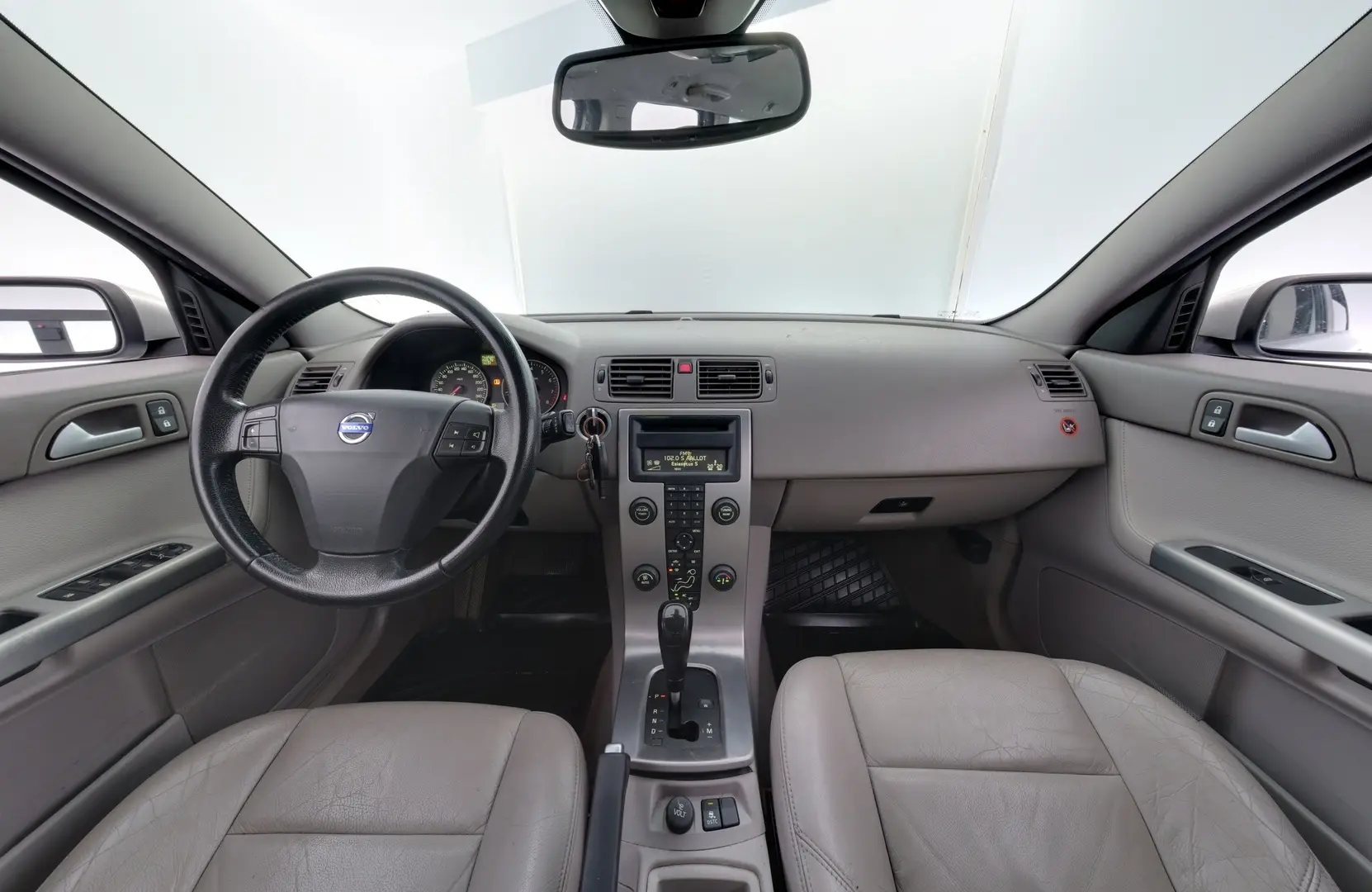 Car Image - 74ZtFqgHEAoKGPhB5L1fy6