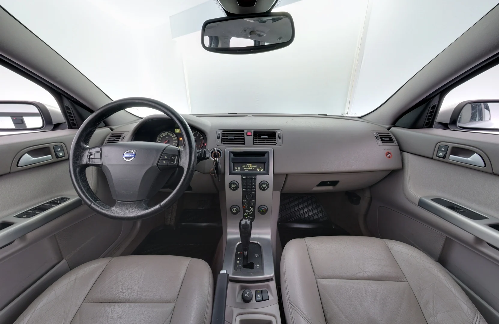 Car Image - 74ZtFqgHEAoKGPhB5L1fy6