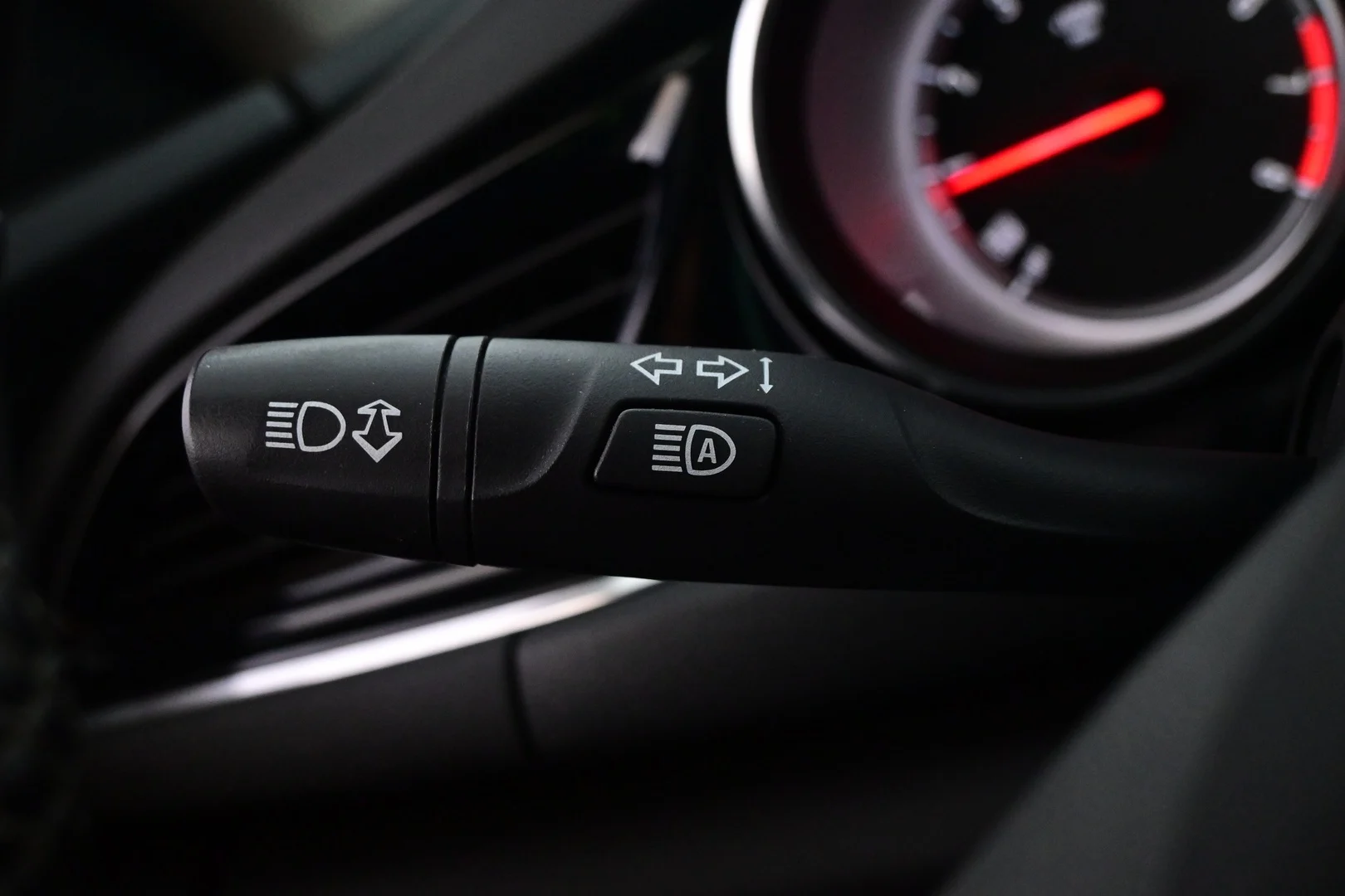 Car Image - 6KDBIHcuXmODb48RFsHlpU