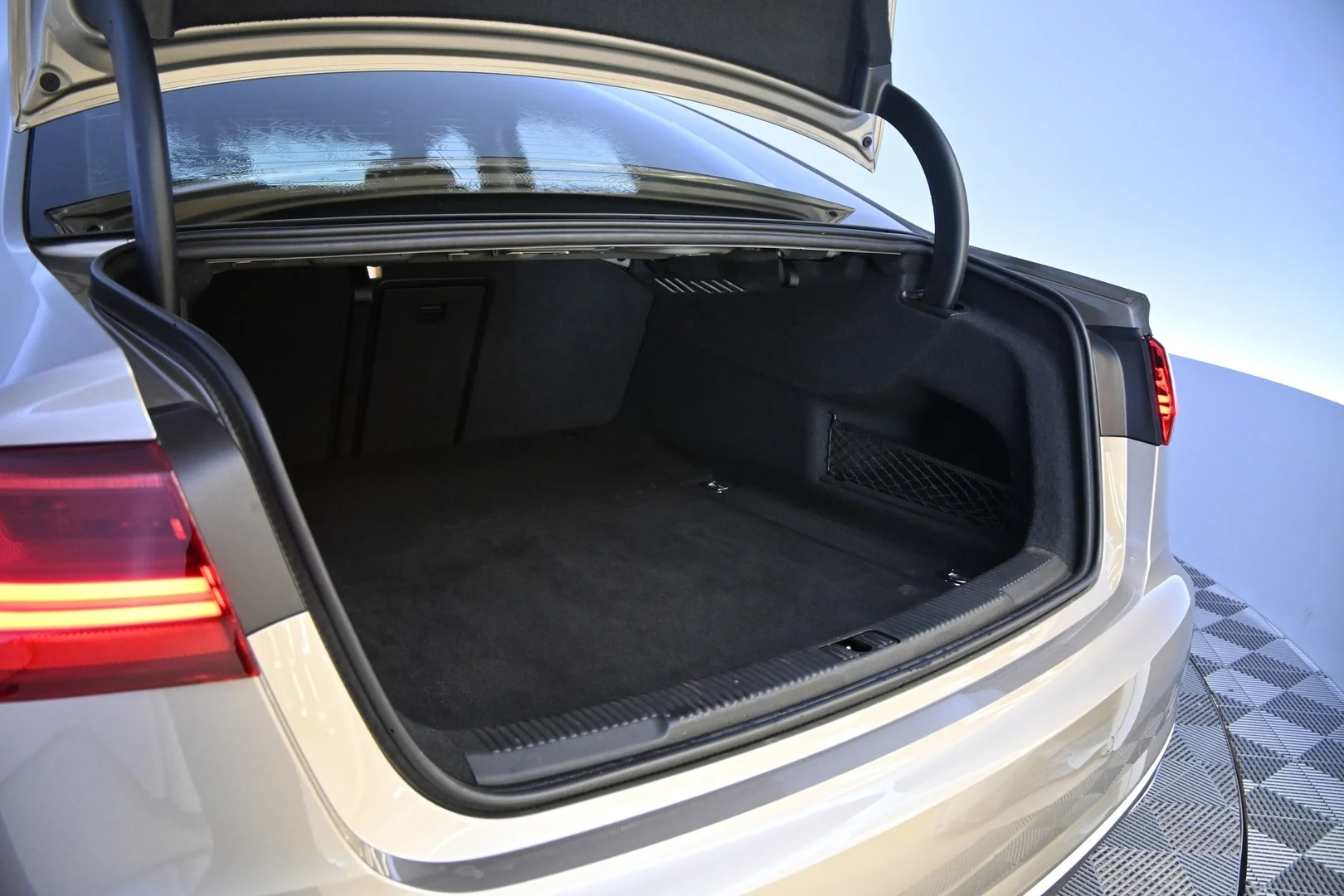 Car Image - 4vvQ2VLuYPqx6s87L23gSw
