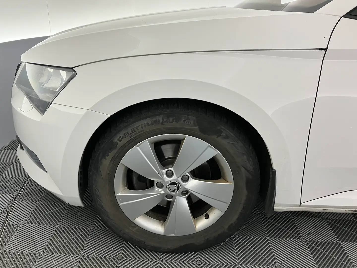 Car Image - 1GYt8zCfA90vLSVuf6sAfk