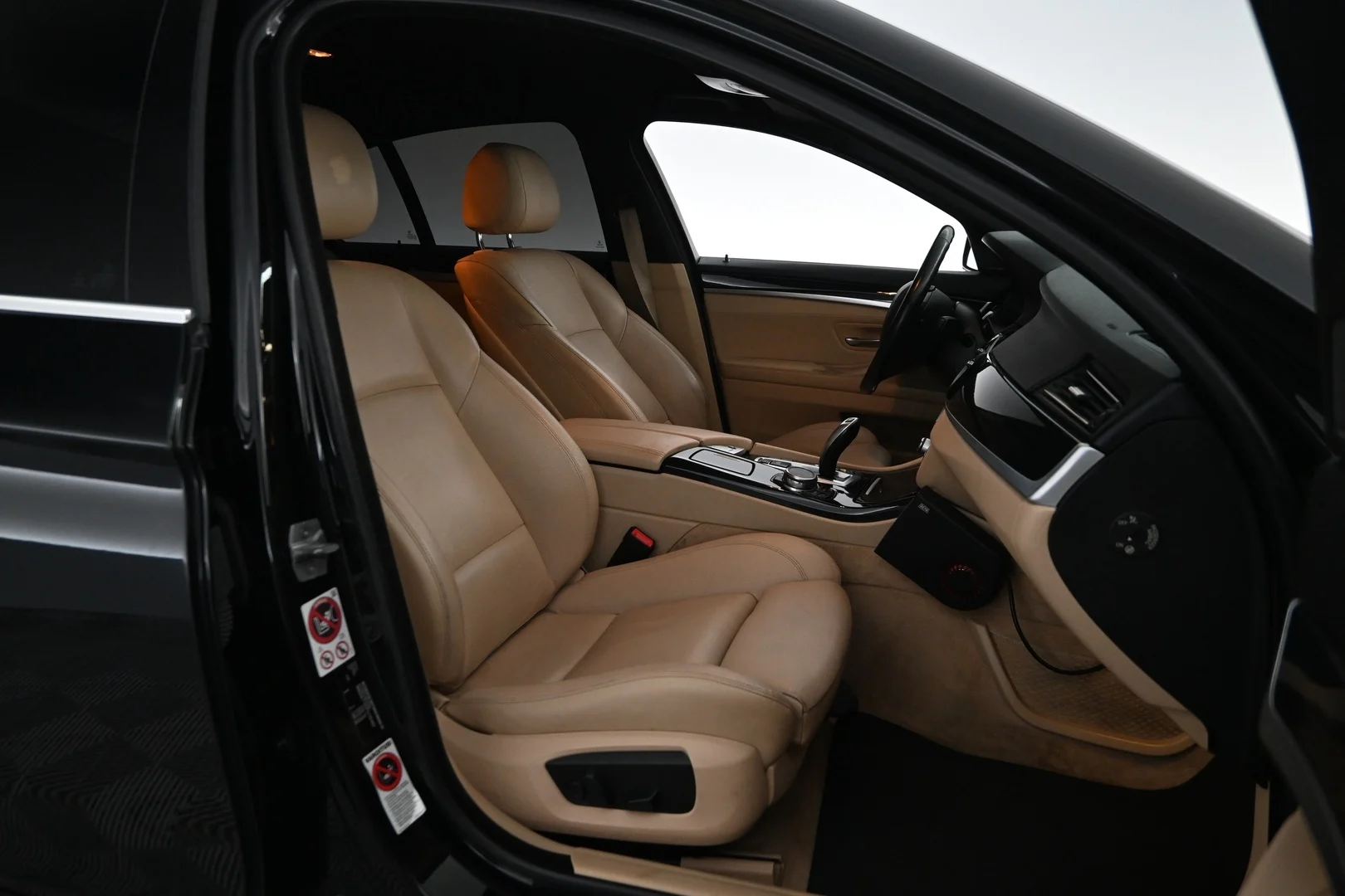 Car Image - uX6tNJSAAzqnijd09TnpU