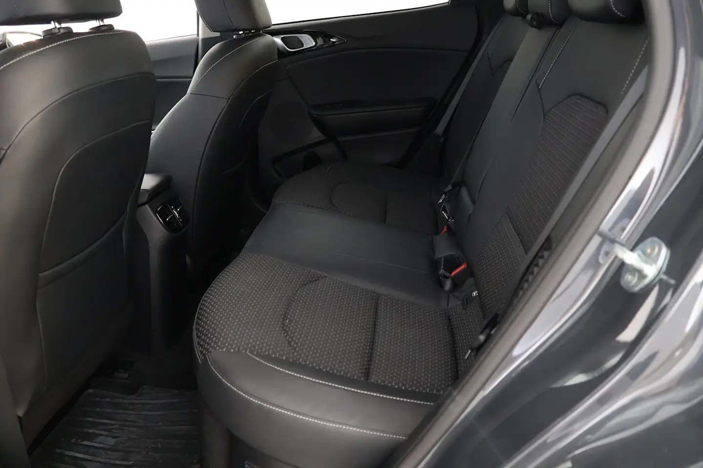 Car Image - 1pq6akW8FnEe32g7gobjtQ