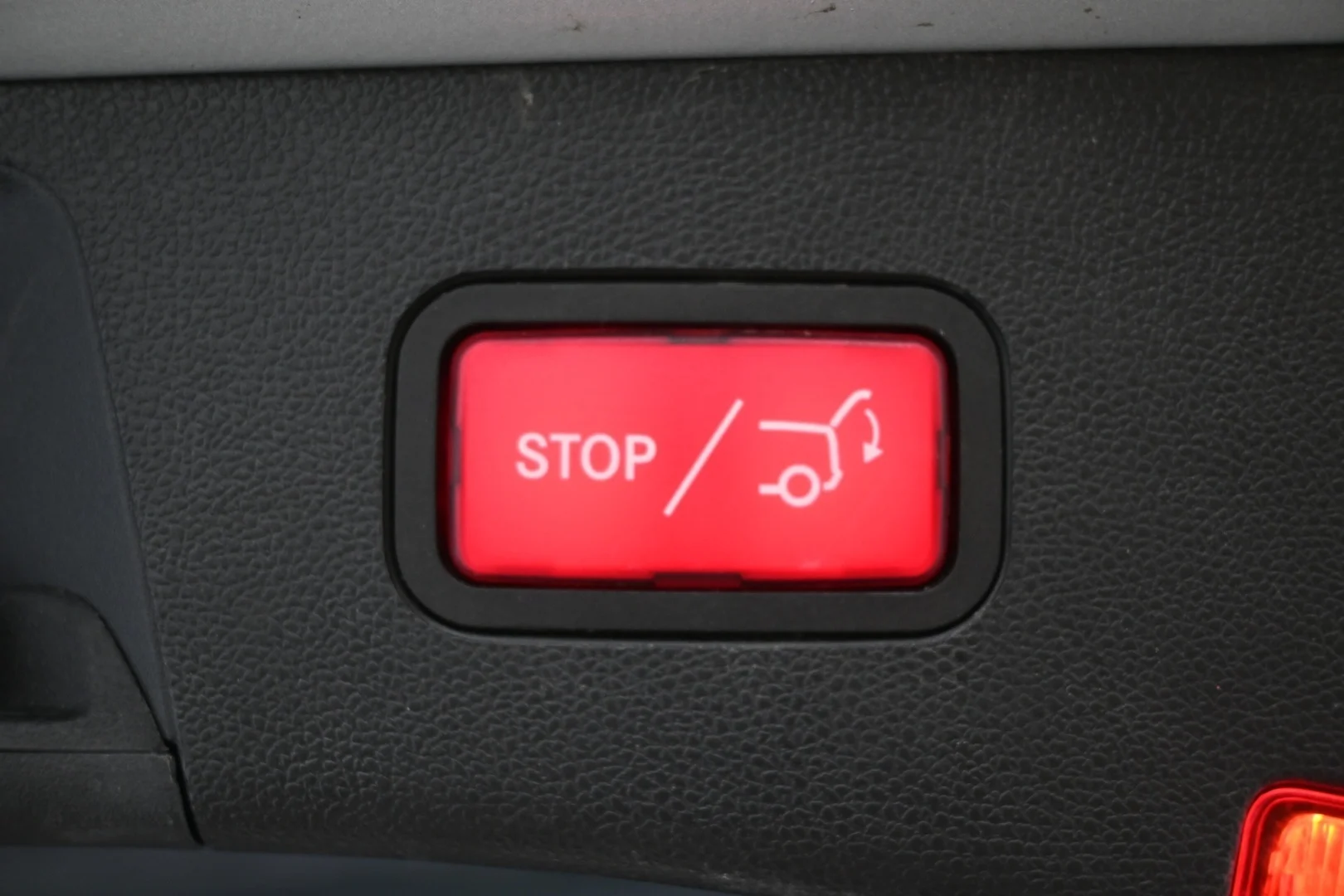 Car Image - 4c2tDA5UR5fNpB7rXiVJtK