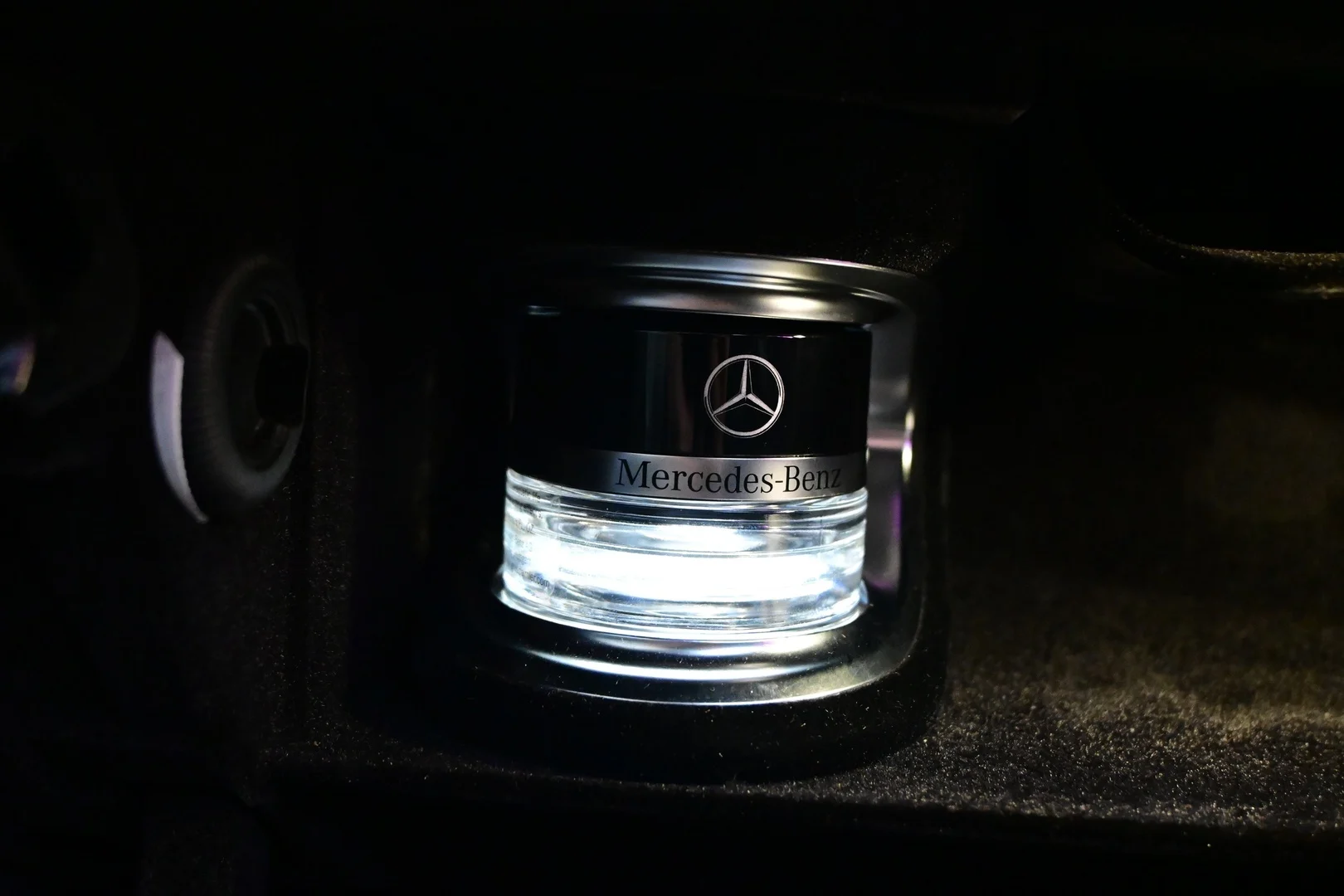 Car Image - 4c4jE64fY05p7G6Xi4DfGB