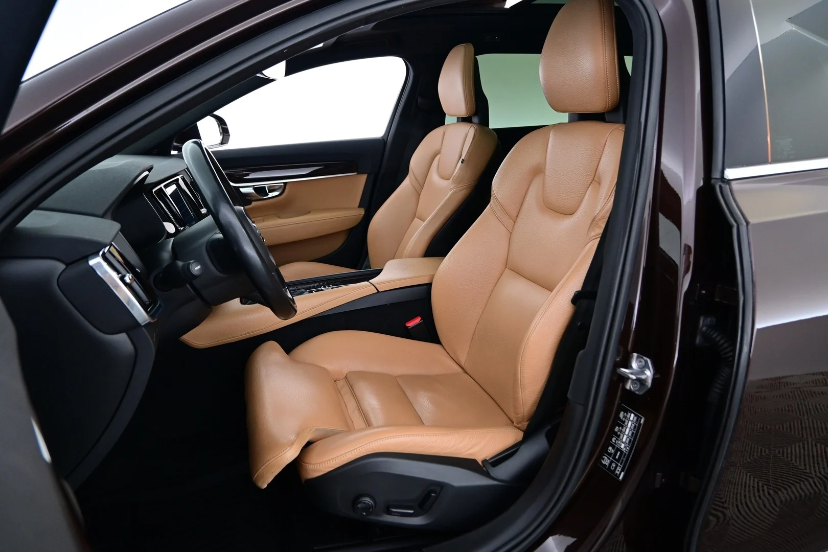 Car Image - 45VTkFb6jLwHM0J3XCWz4V