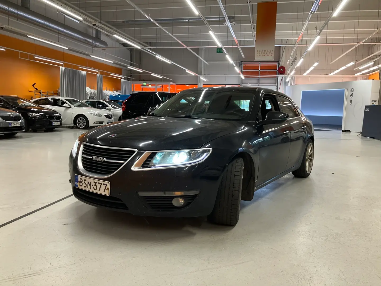 Car Image - 1aKUHnX1JDkFvxR7H8yOoL