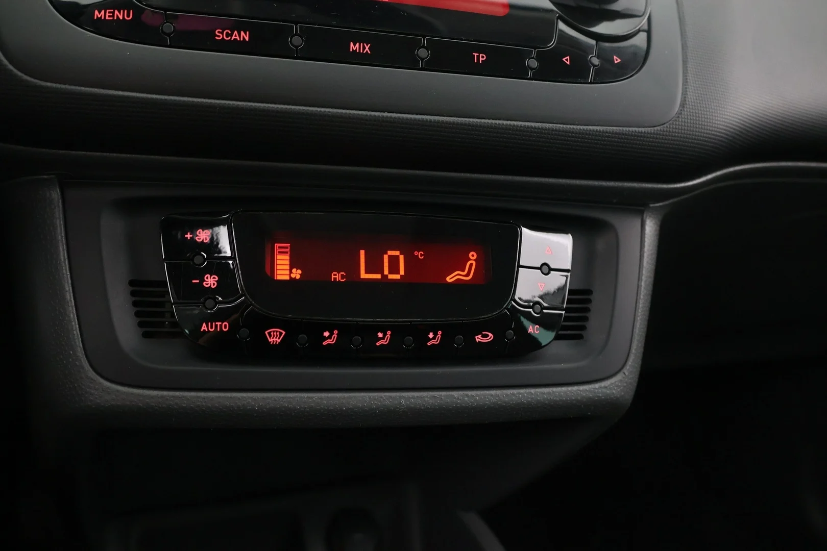 Car Image - 49gMXMx3WSwCCxqzQyrCCl