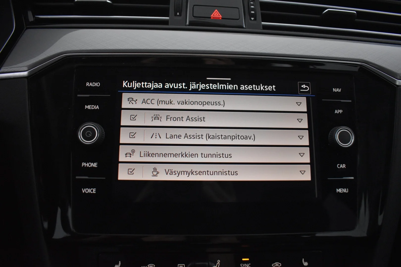 Car Image - 2lAEIGkM3MycGK0DIV9DVb