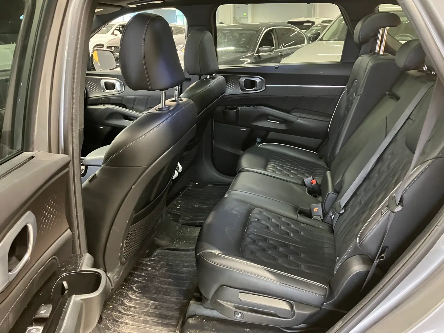 Car Image - 1Oh8HDA9EIpJNoNBcOuSWT