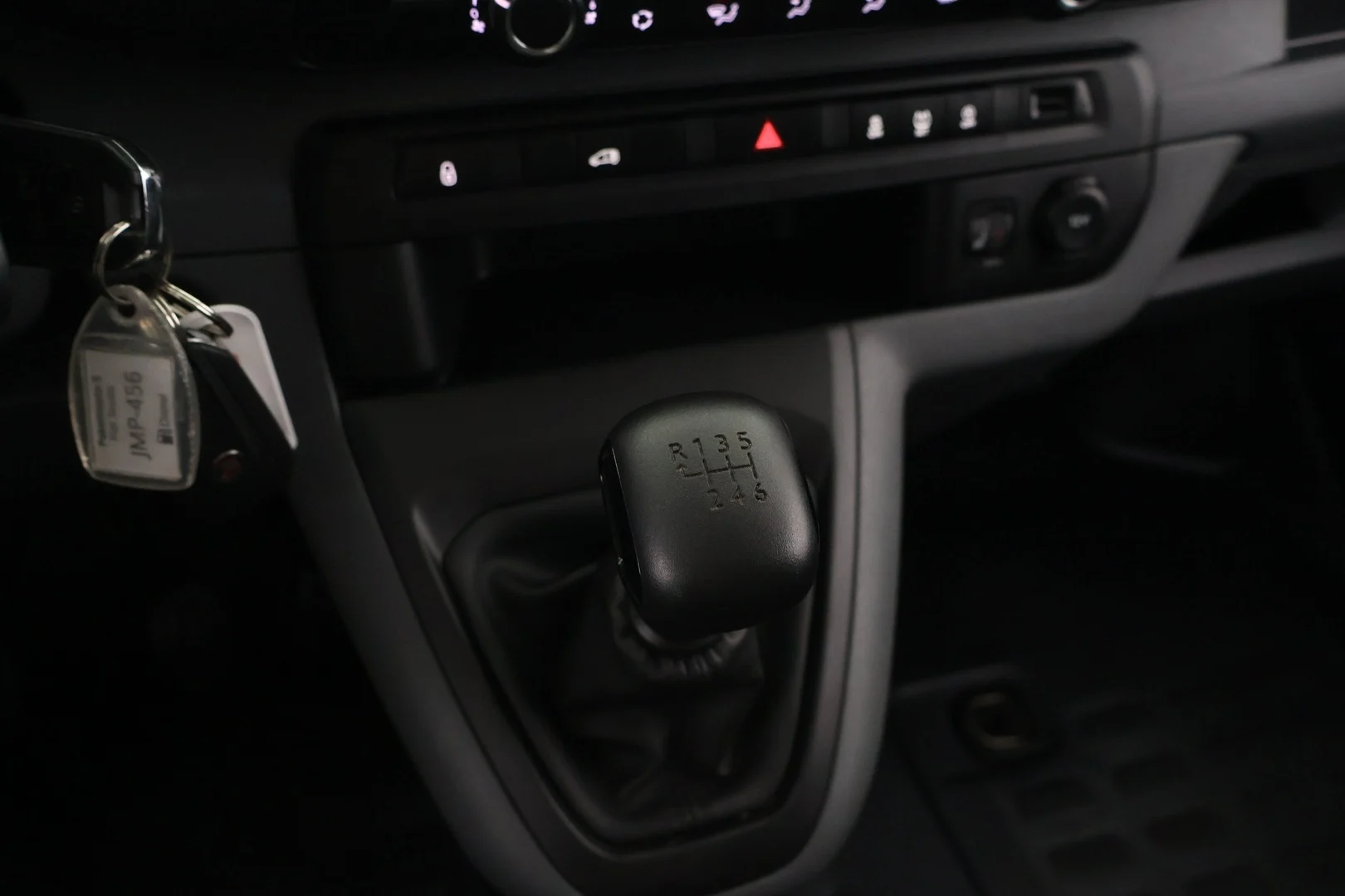 Car Image - 1sp0LAvWwO3MapioQDICbV