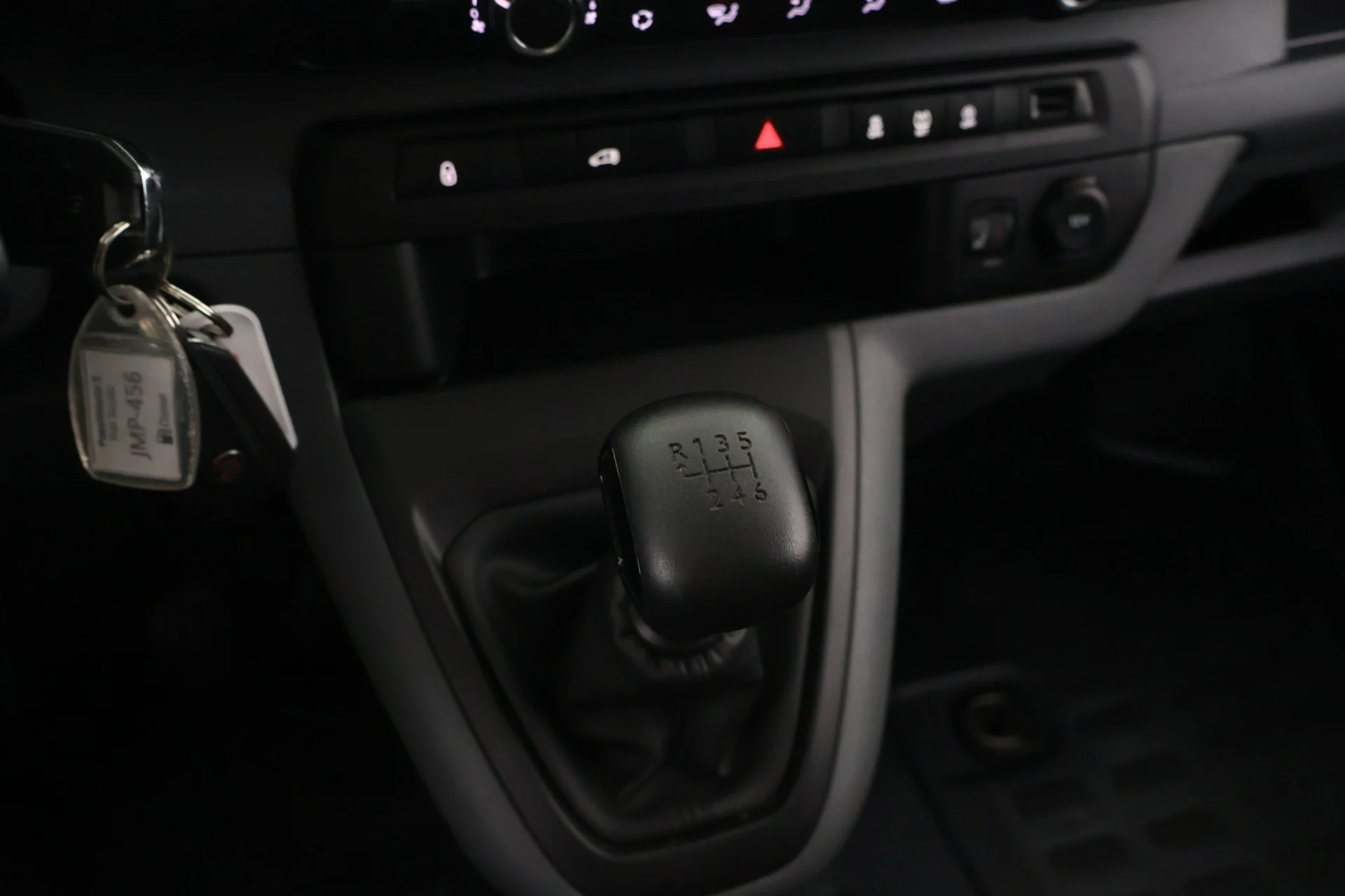 Car Image - 1sp0LAvWwO3MapioQDICbV