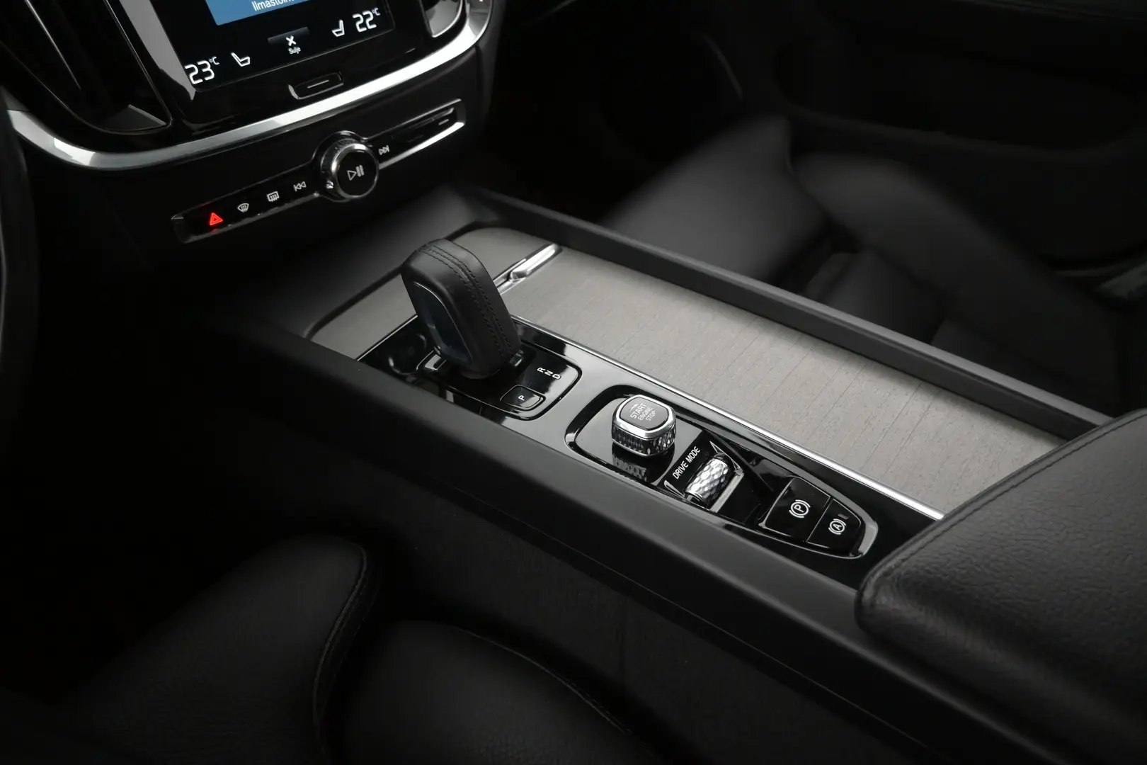 Car Image - 6xBq4B4hWNFwzxV7iS1zg4