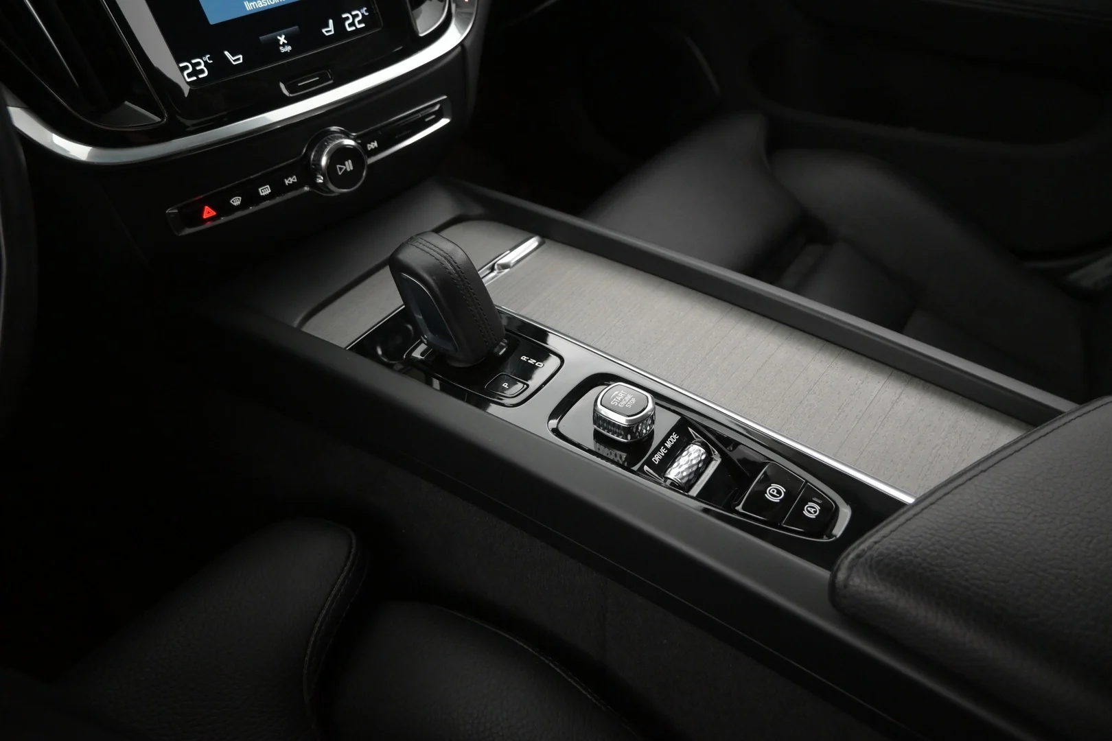 Car Image - 6xBq4B4hWNFwzxV7iS1zg4