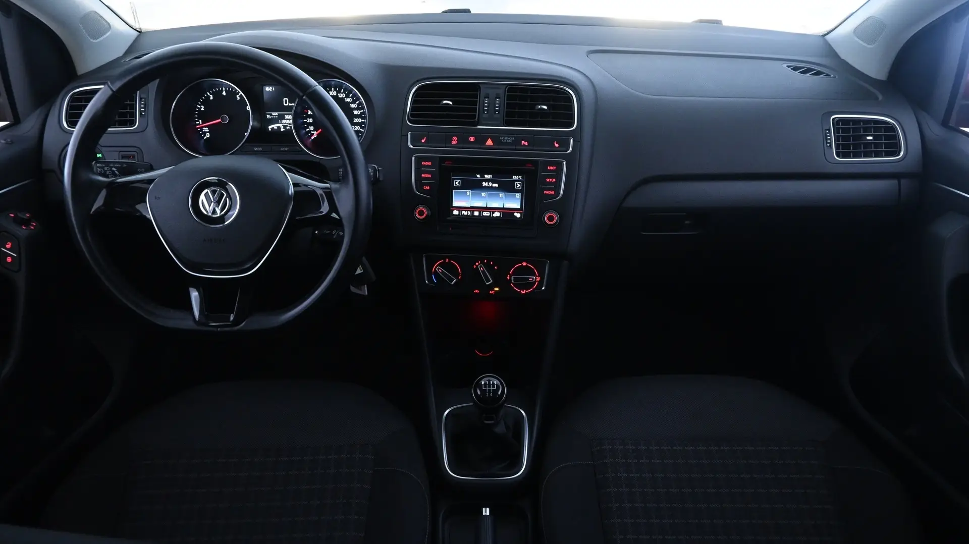 Car Image - 4eXyhsoEzLeNmdTKmIp278
