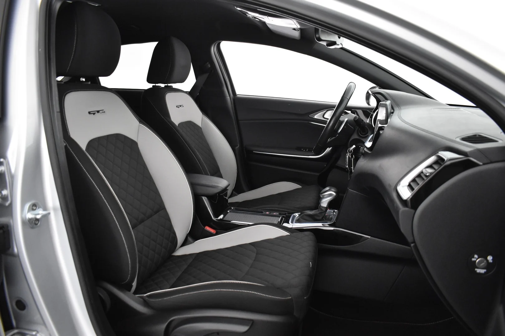Car Image - bz9qU3IbCivvjN5XZdZHR