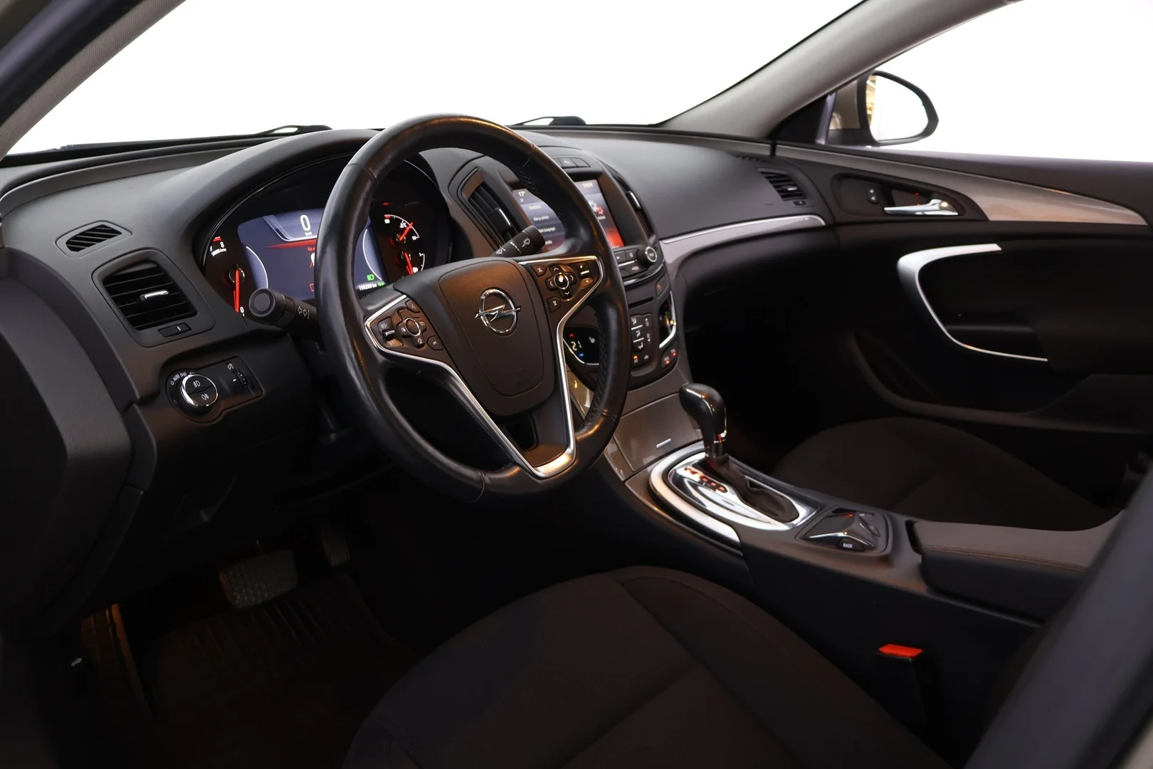 Car Image - TgYygCIlaNx2nQEeDM4bq