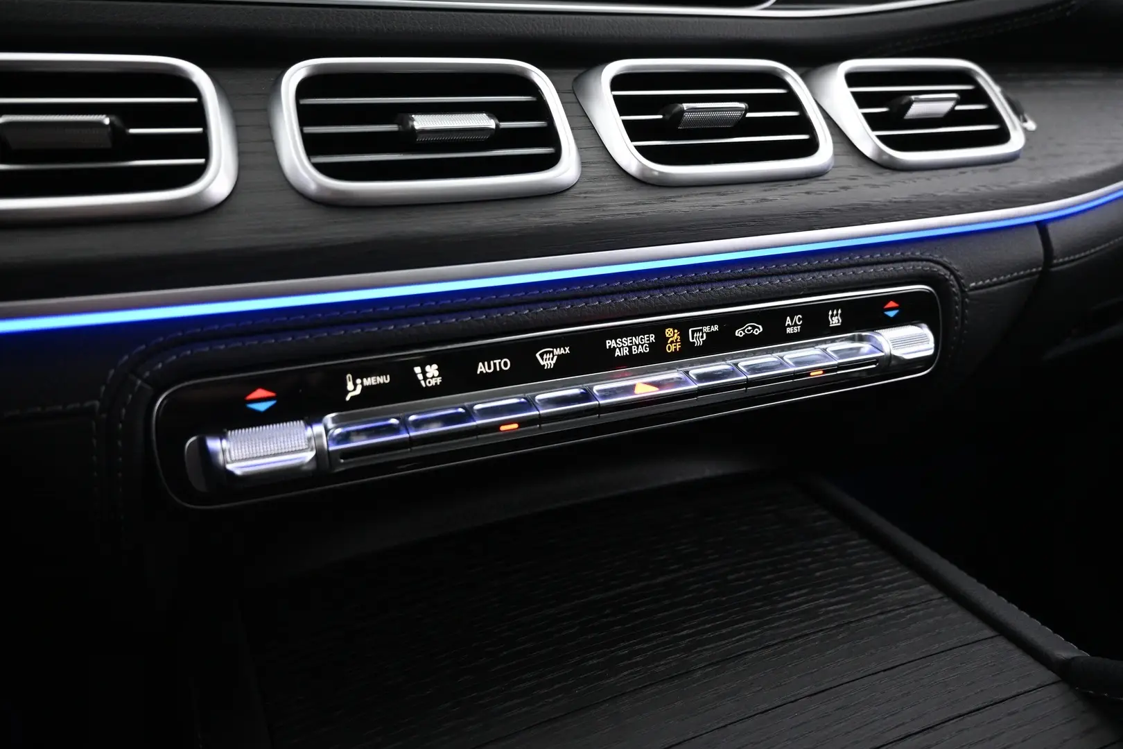 Car Image - 3FqkHhdu4wVBHV0i10a7ec