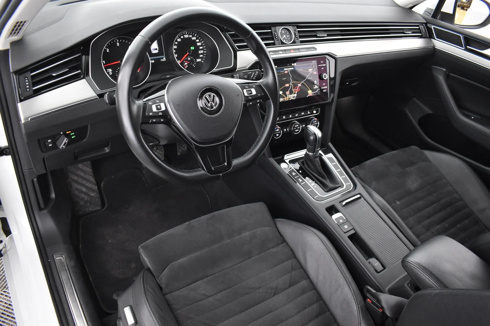 Car Image - 4UTBtpZjqU0LTE4kitzCYP