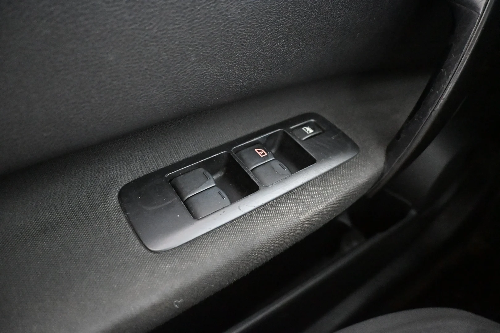 Car Image - 44piLk9lyZX4SzCzP1RPbk