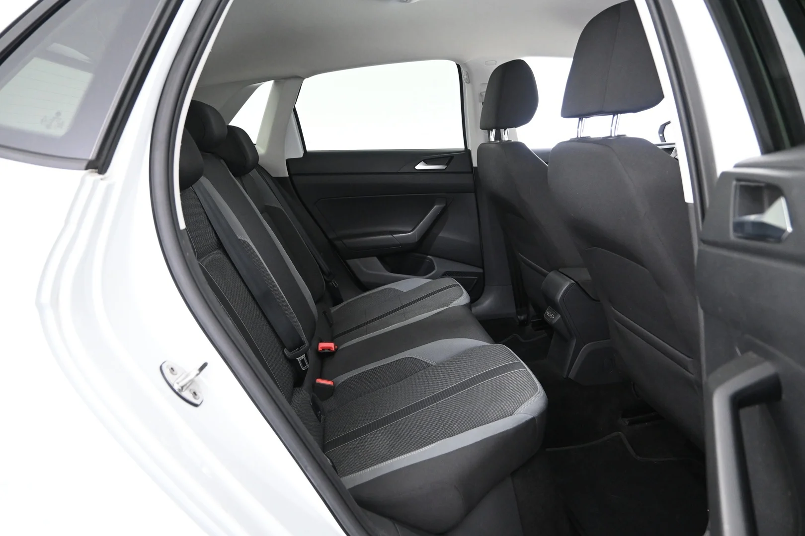 Car Image - 5pBjVYLV2tlfzctIghfuFT