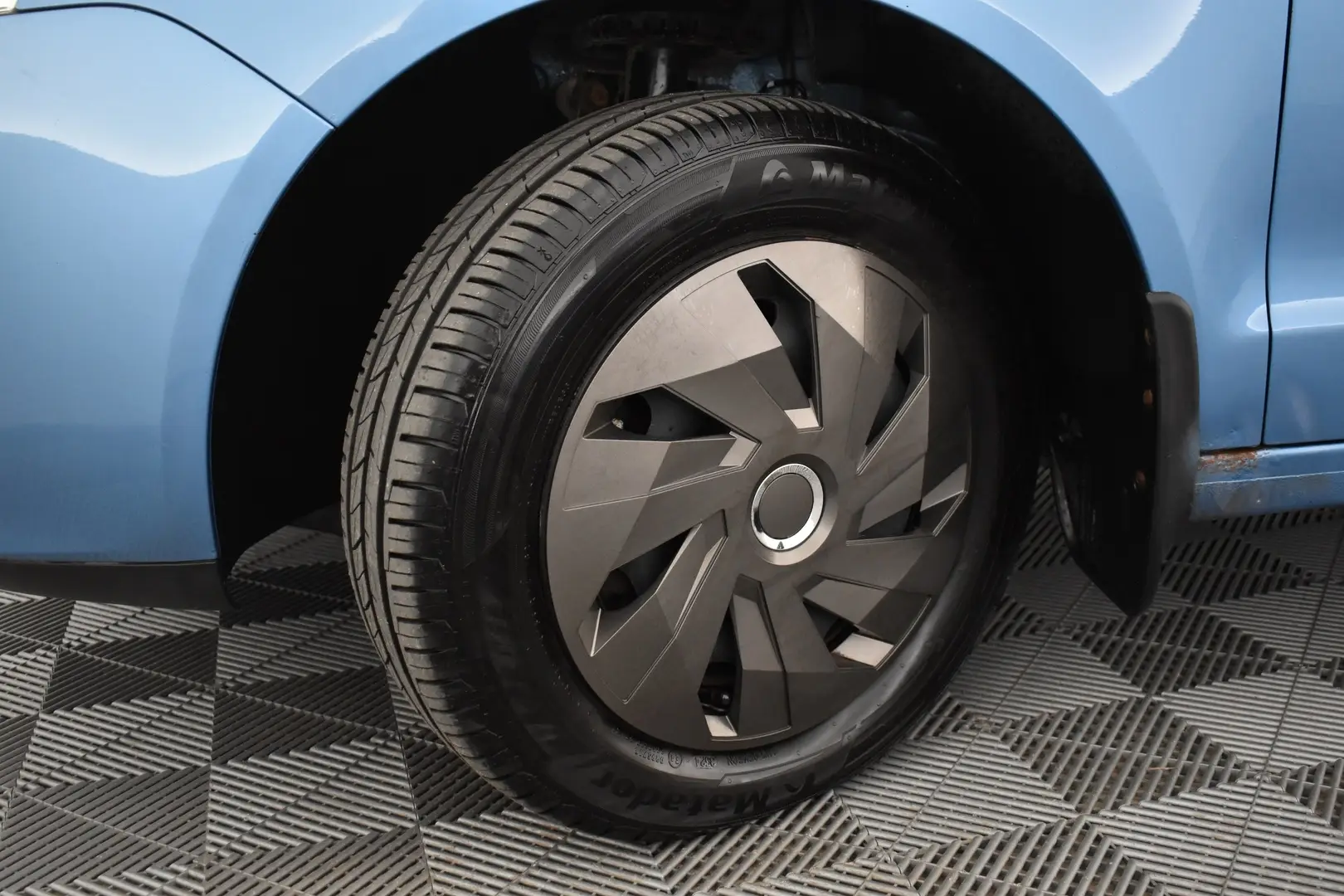 Car Image - HHbzOpG7ARwoLhPEkYt8i