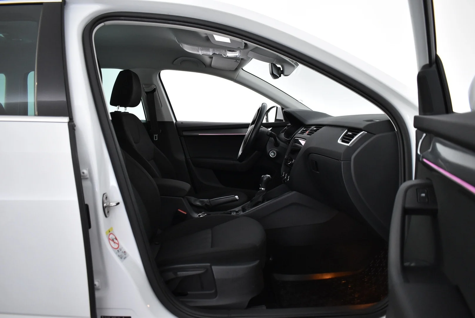 Car Image - 3BlLSeXv0OptoTgM7lNQMd
