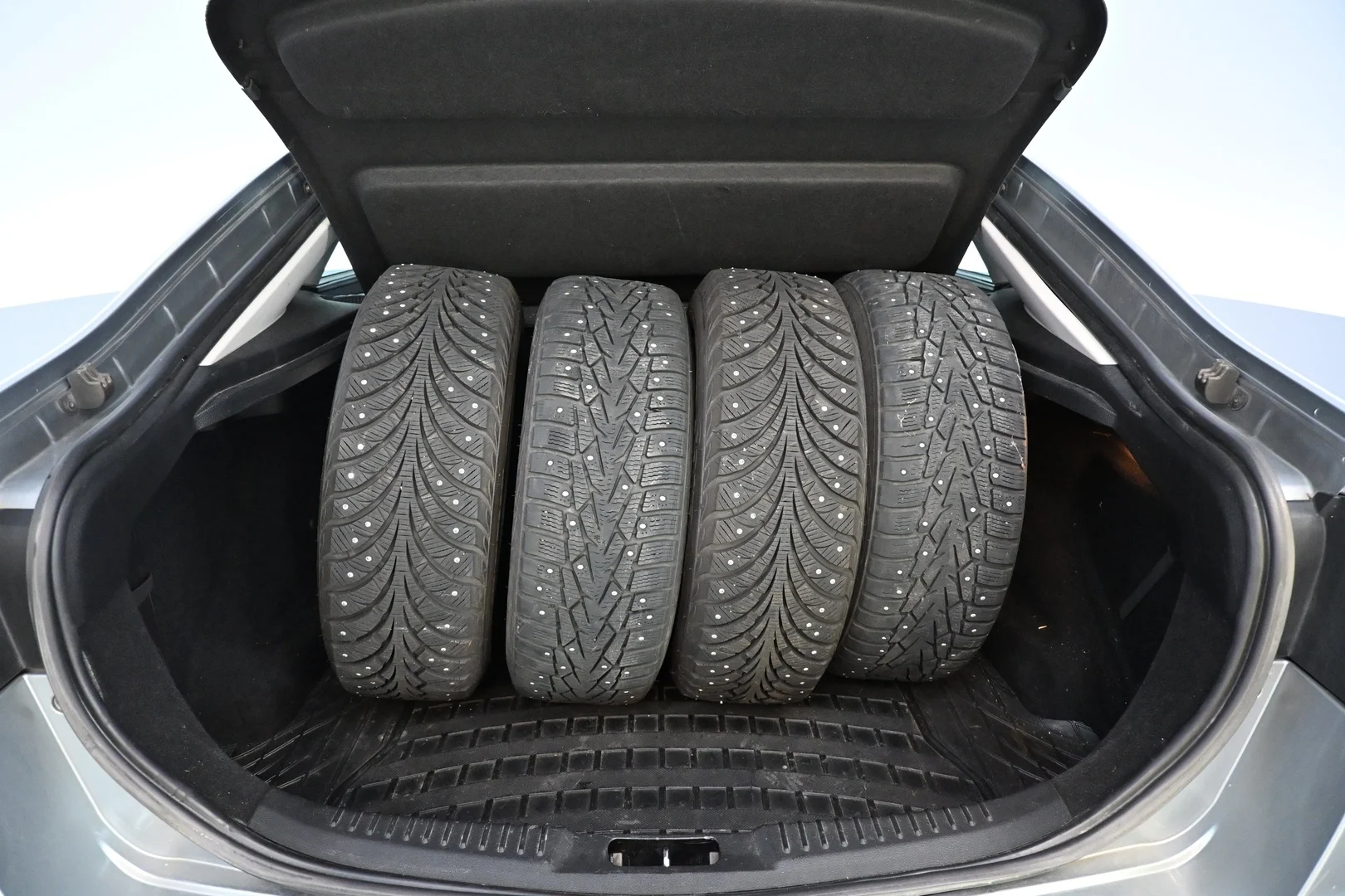 Car Image - 5KNz8YVX6r0tbtXjGzbpJh