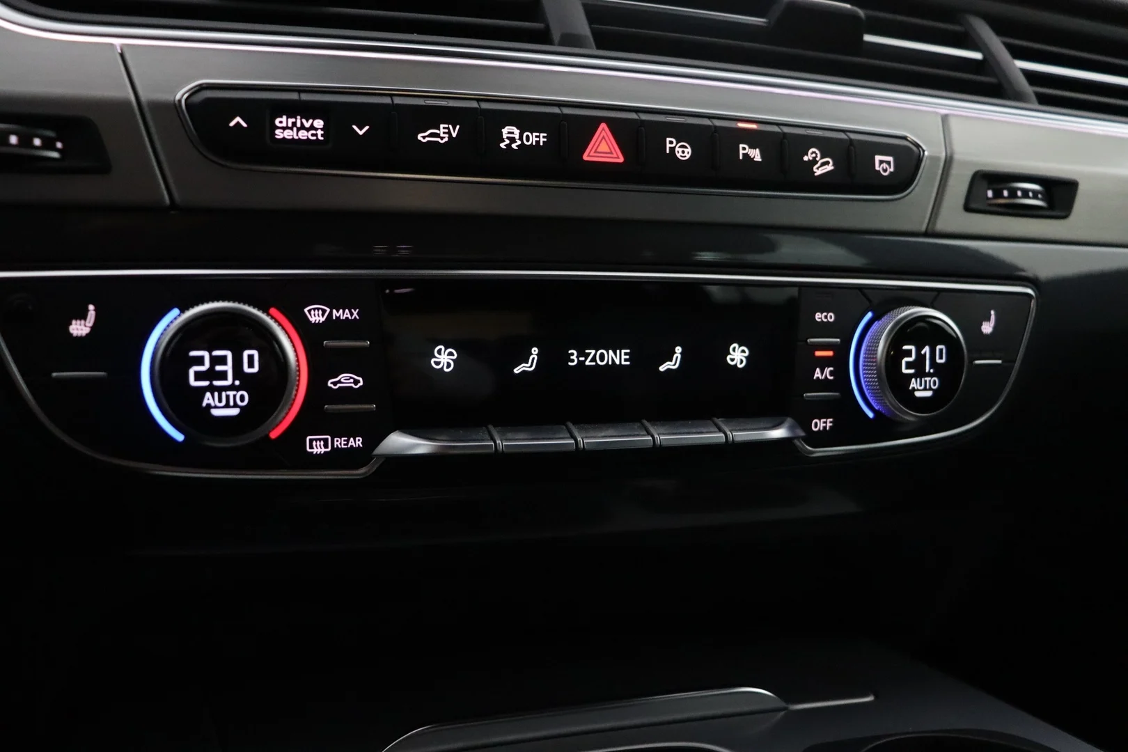 Car Image - ydWVRwgsLxSmb7zYvQ2fG