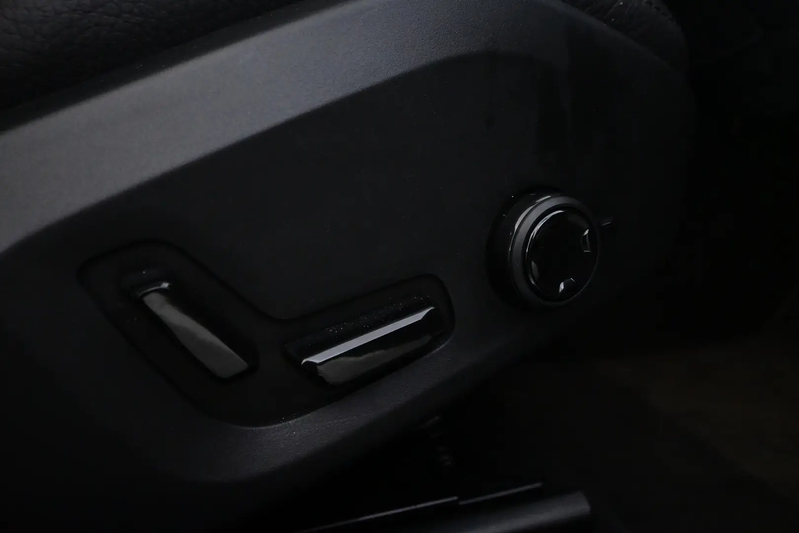 Car Image - 6kwnhe5ZbbolU6JFpTxfH9
