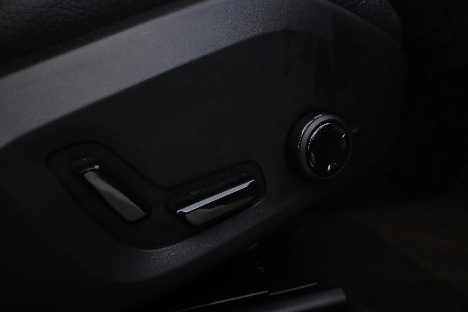 Car Image - 6kwnhe5ZbbolU6JFpTxfH9