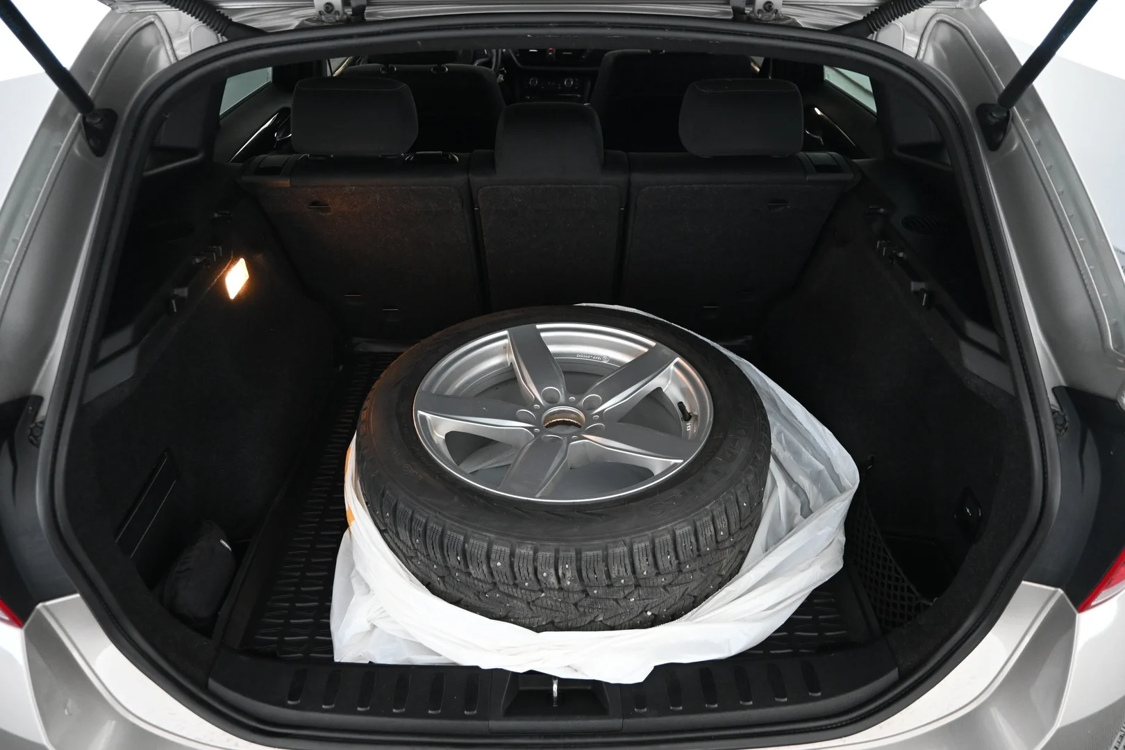 Car Image - 3K84tbDqZ1MpHLmIITlBtm