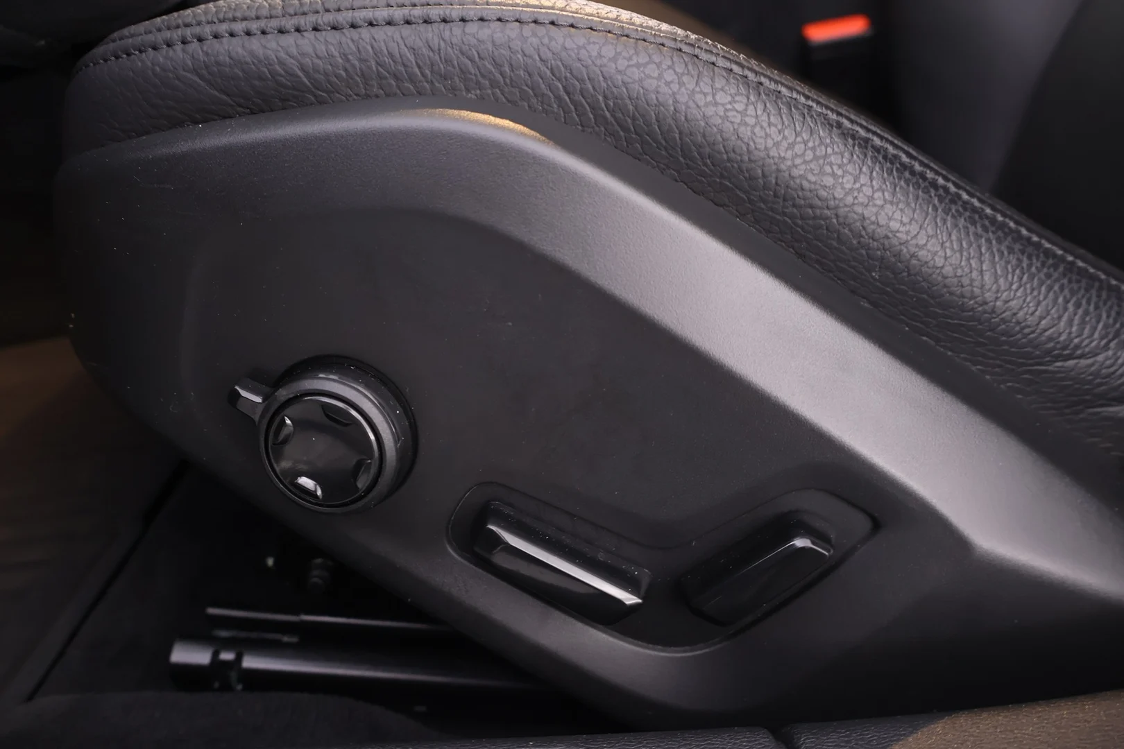 Car Image - pKKvEjCqS0QZJXdau2W5q